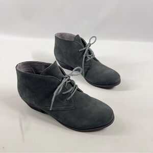 SOFTWALK Women’s Petite Size 5.5 Blue Suede Lace Up Ankle Bootie.